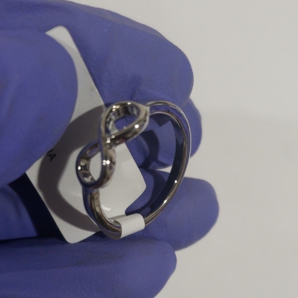 Elegant Silver tone Infinity Symbol Ring - Size 9 - Women's Fashion Jewelry - Picture 6 of 7
